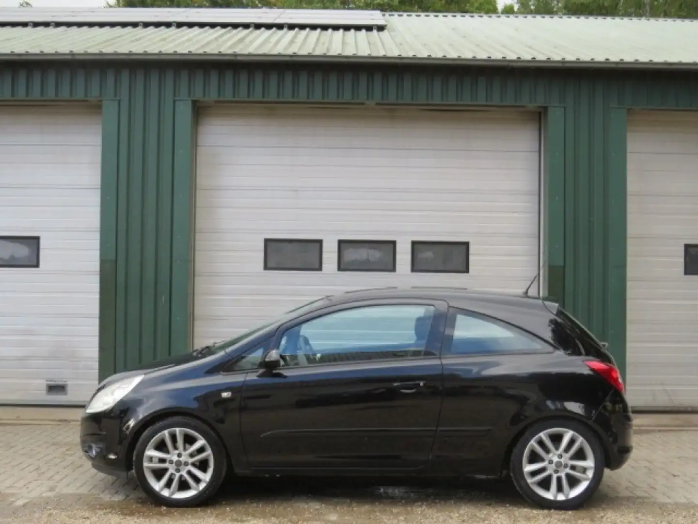 Opel Corsa 1.4-16V ENJOY Zwart - 1