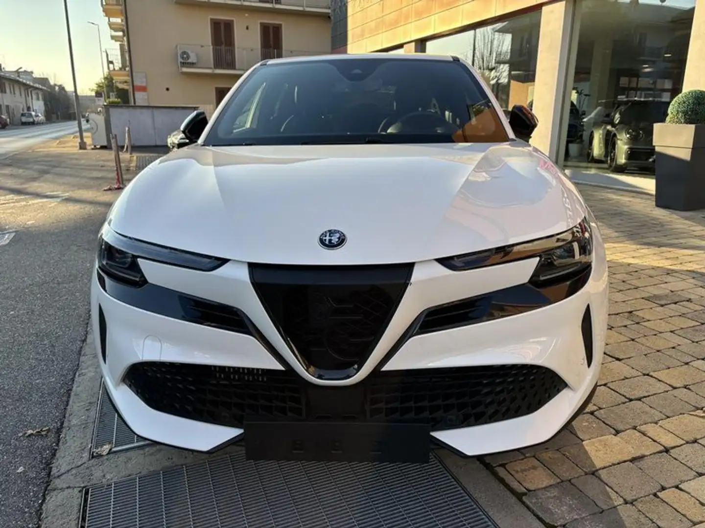 Alfa Romeo Junior 1.2 136 CV Hybrid eDCT6 Speciale FULL LED-NAVI-18" Bianco - 2
