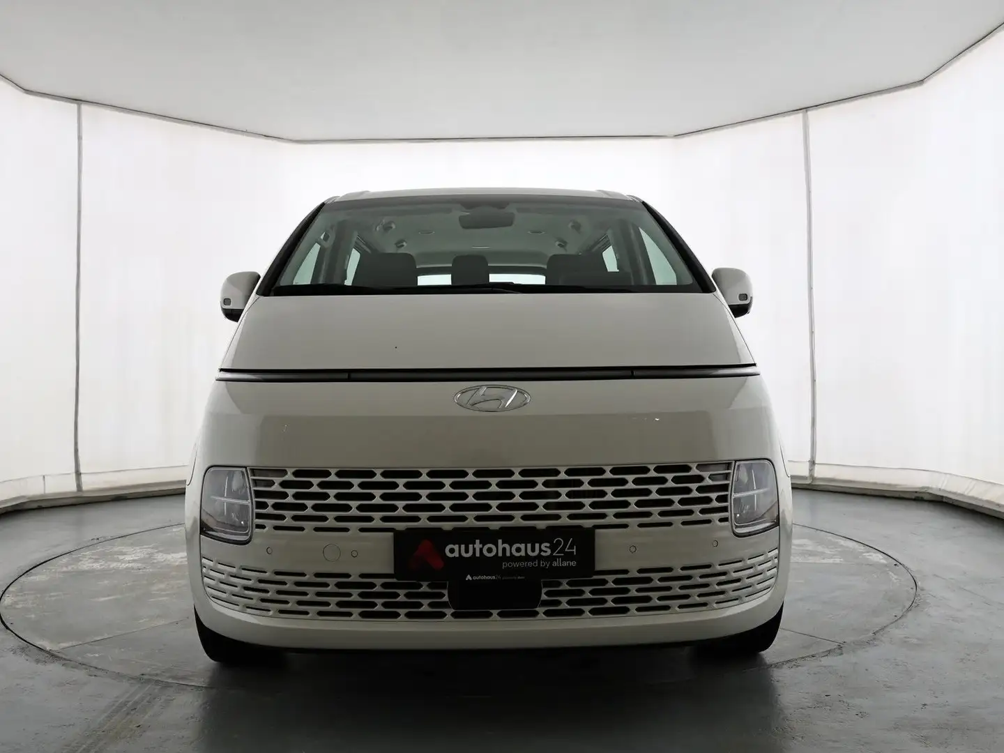 Hyundai STARIA 2.2 CRDi Trend 2WD 9Sitzer|Navi|Lenkrhzg. Weiß - 2