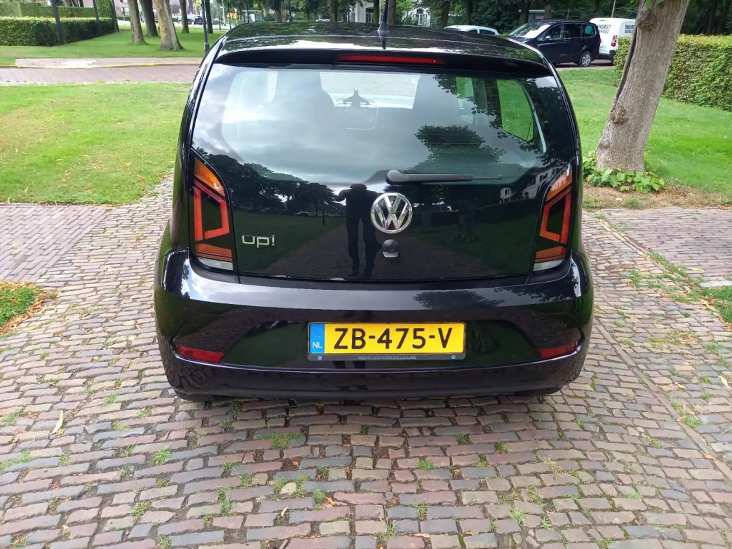 Volkswagen up! 1.0 BMT move up! Zwart - 2