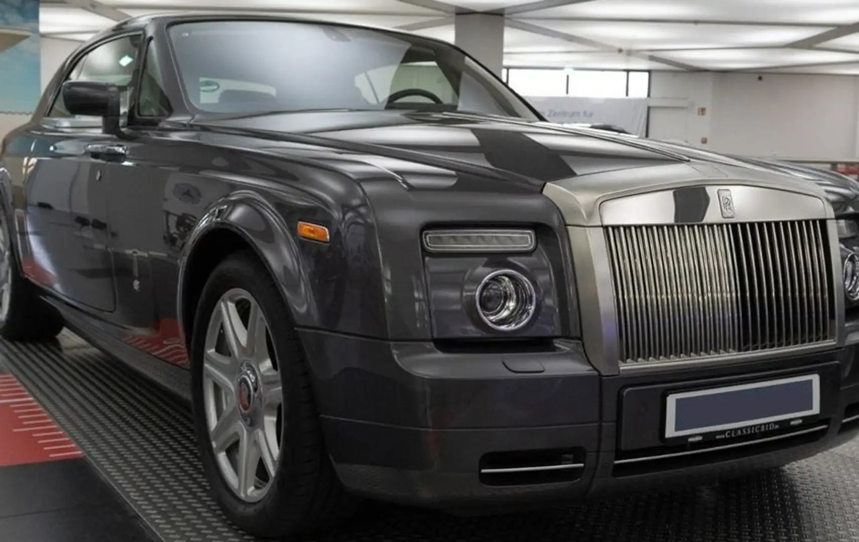 Rolls-Royce Phantom VII Gris - 2