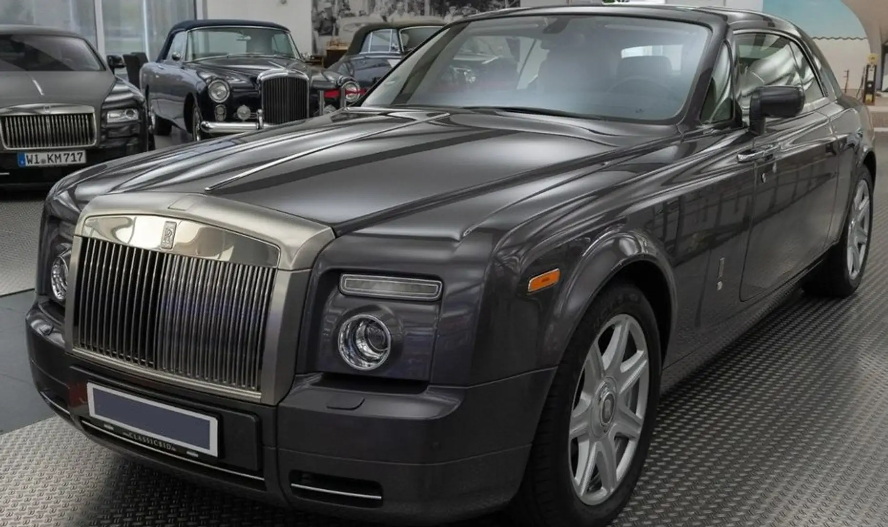 Rolls-Royce Phantom VII Gris - 1