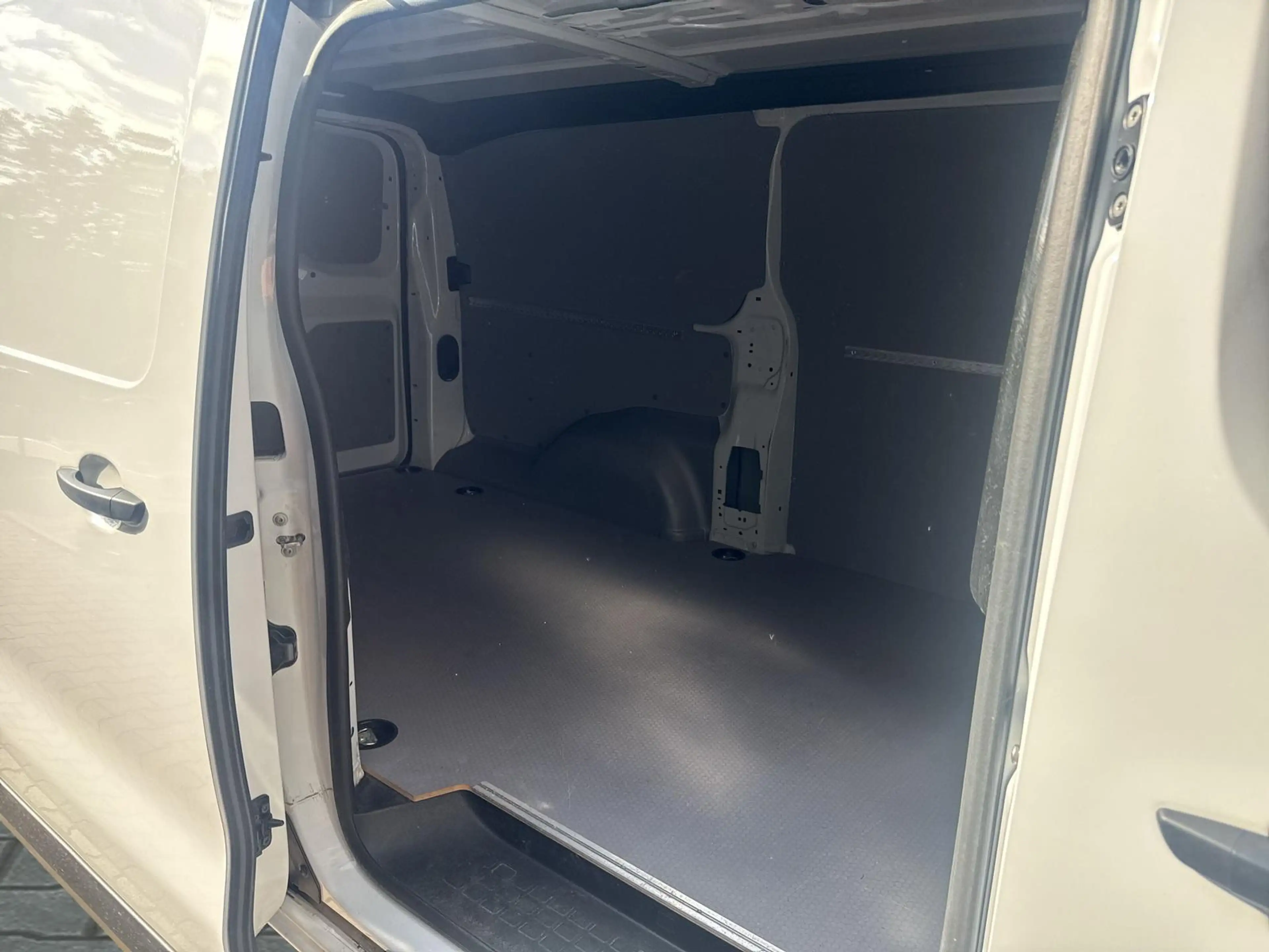Citroen Jumpy 2.0 Blue-HDI FAP — photo 12