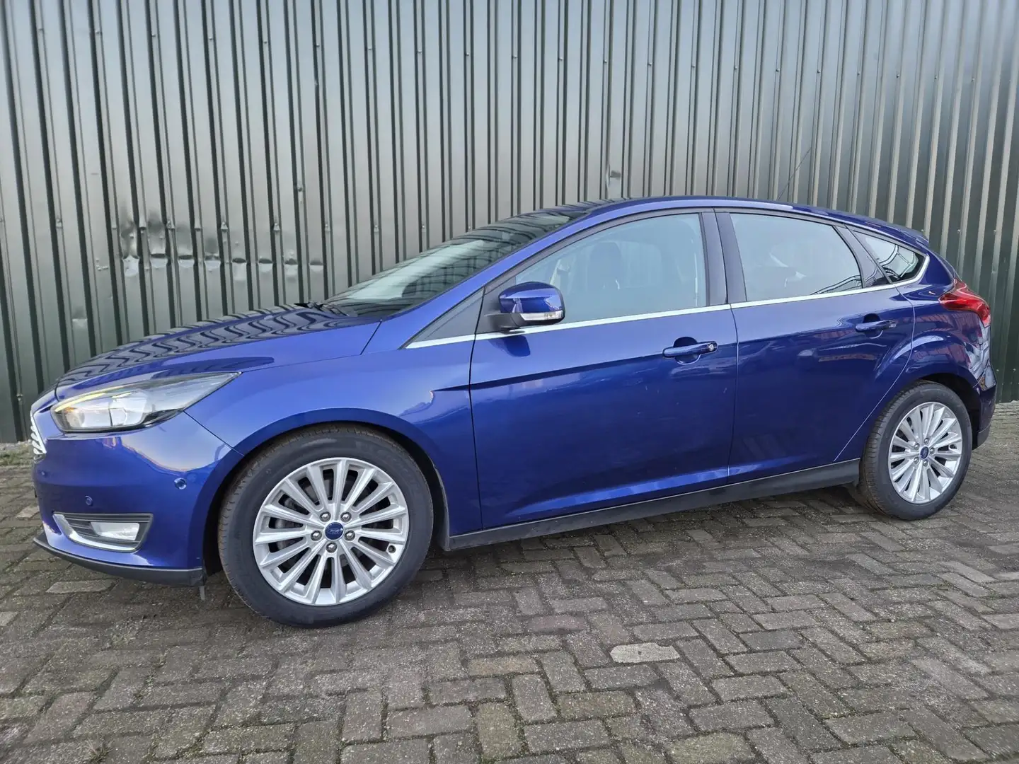 Ford Focus 1.5 Titanium Edition Bleu - 2