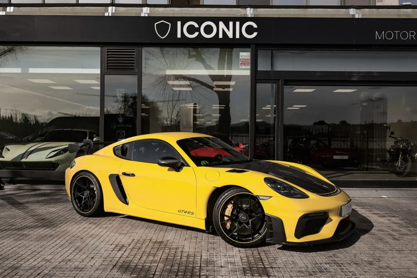 Porsche Cayman GT4 RS PDK Jaune - 1