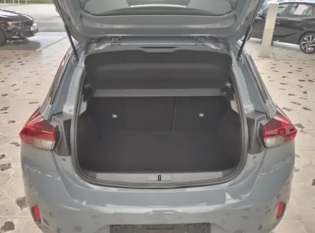 Opel Corsa view 8