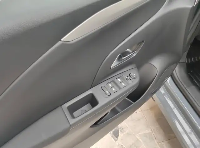 Opel Corsa view 9