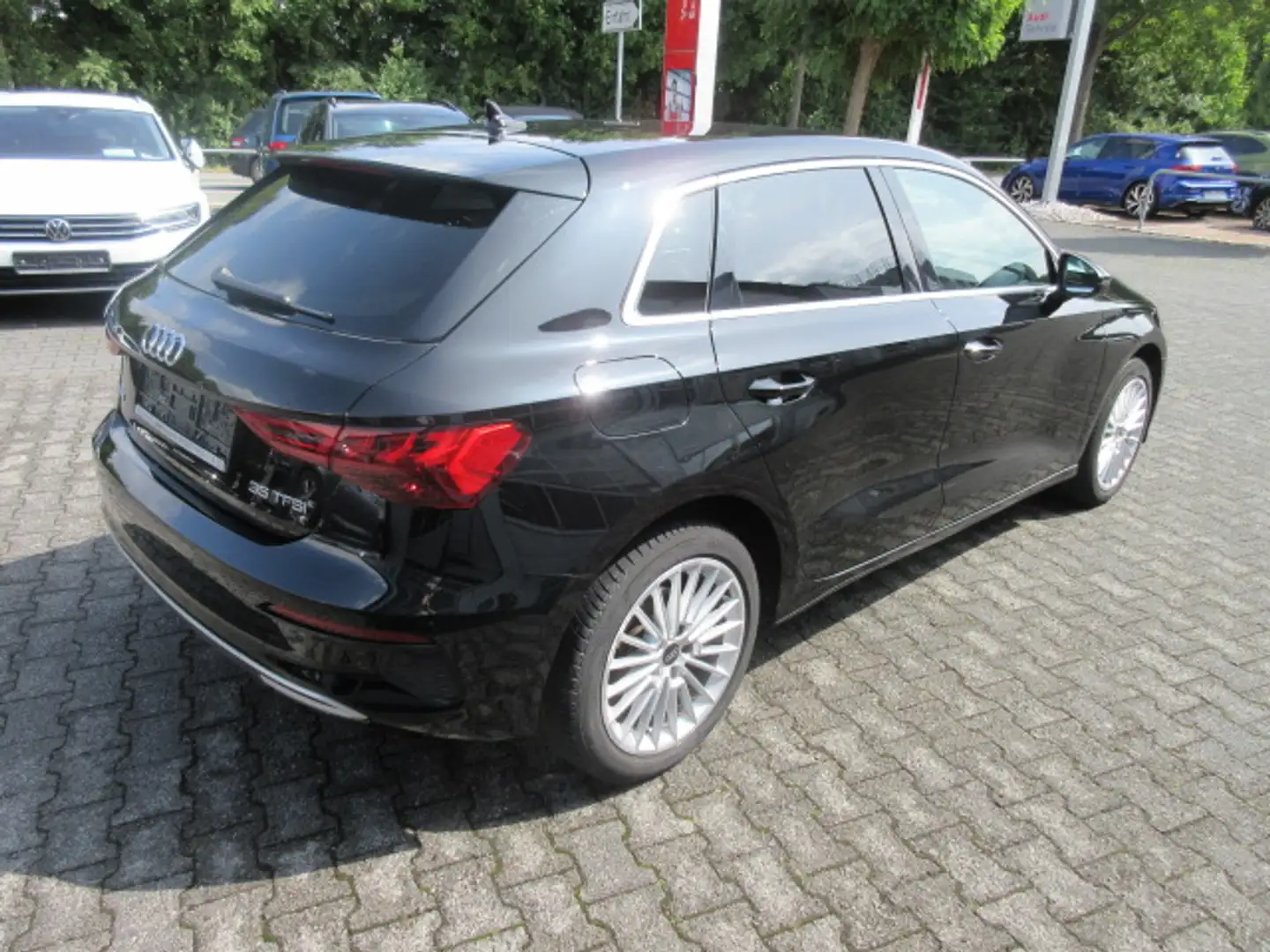 Audi A3 Sportback Advanced 1.5 TFSI NAVI ALU APS SITZHEIZUNG KLIMA VIRTUAL LED GRA Schwarz - 2