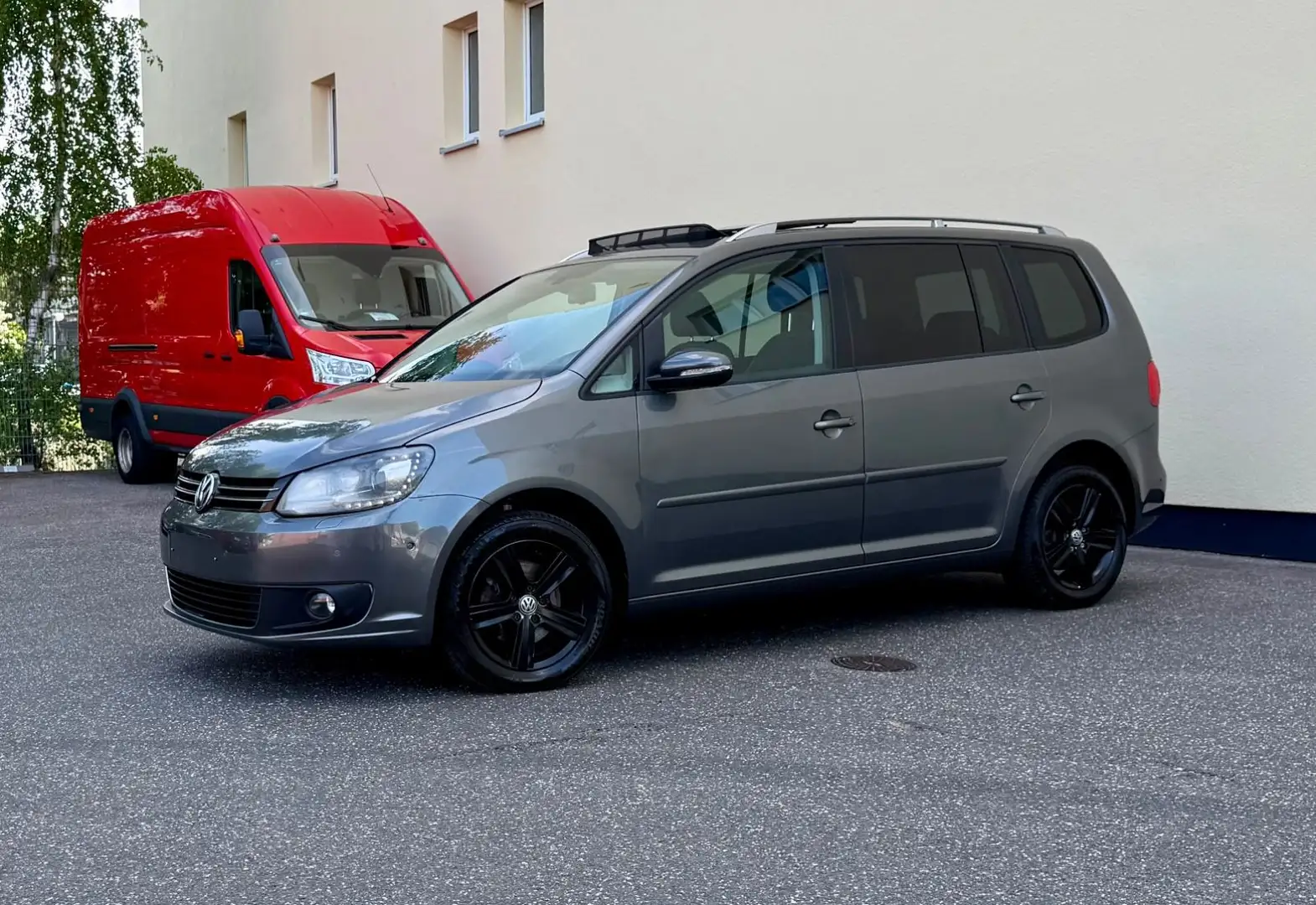 Volkswagen Touran Comfortline AUTOMATIK PANO KLIMA SHZ 2.HD Gris - 2
