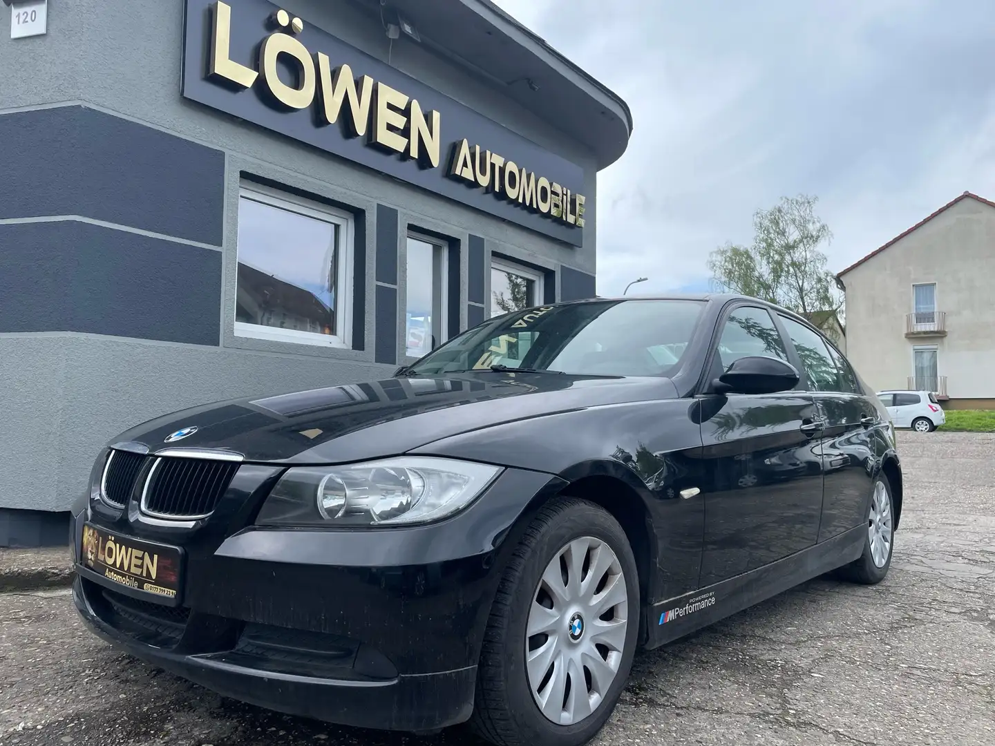 BMW 318 318i Schwarz - 1