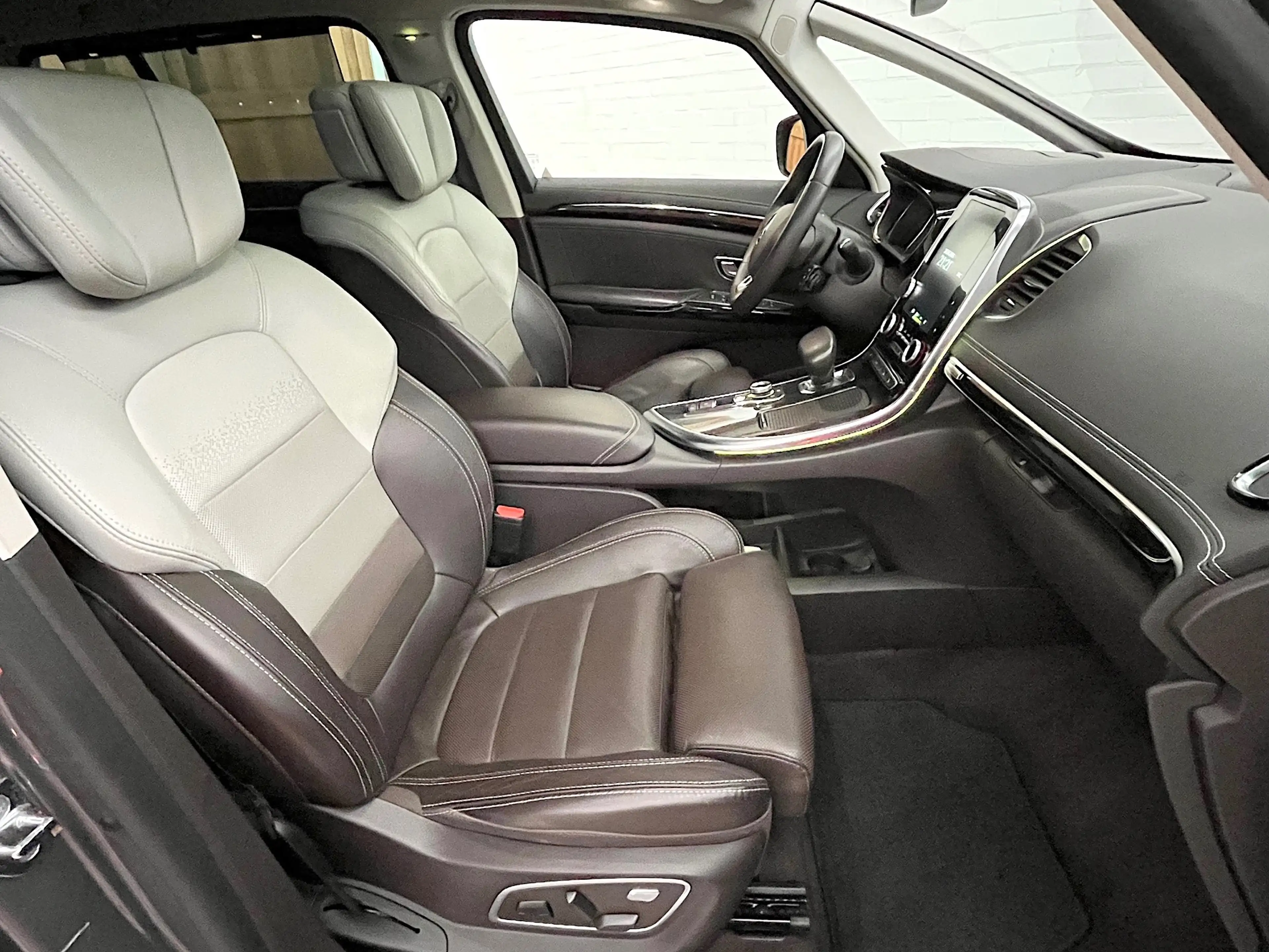 Renault Espace Initiale Paris 7-pers. Aut. 4Control Panorama Massage Parkassist Trekh. — photo 15