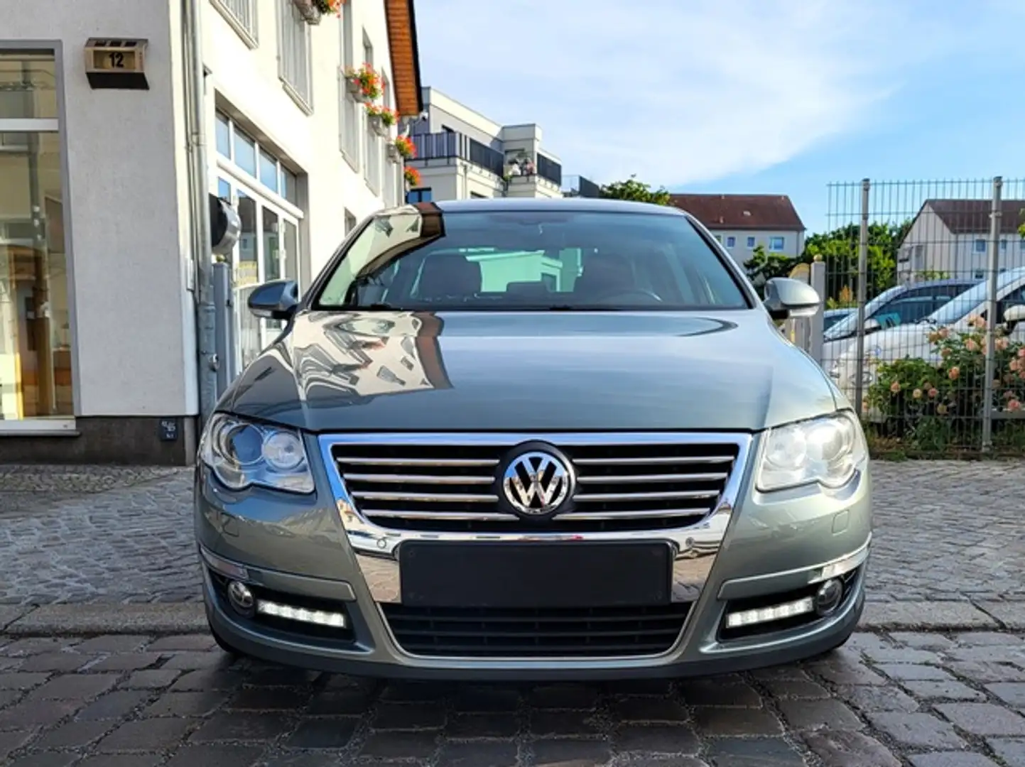 Volkswagen Passat Comfortline 1.8 TSI AHK NAVI KLIMA SITZHZG Зелений - 2