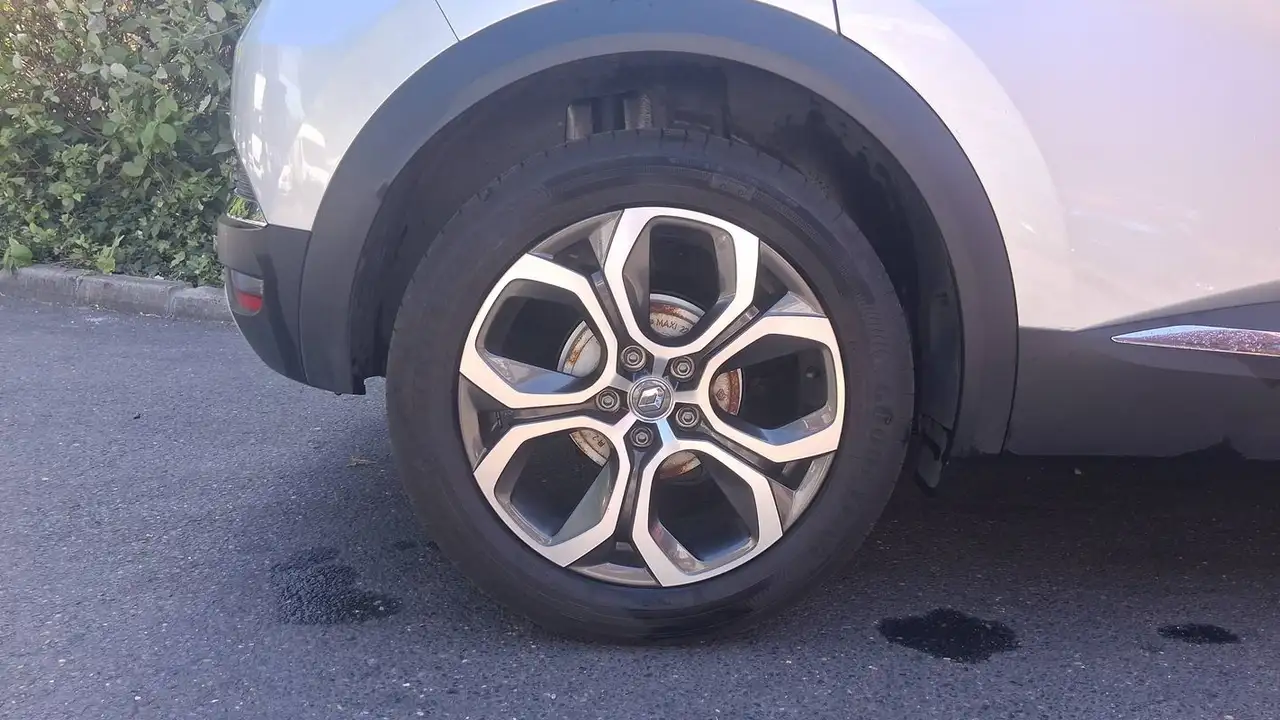 Renault Captur — photo 16