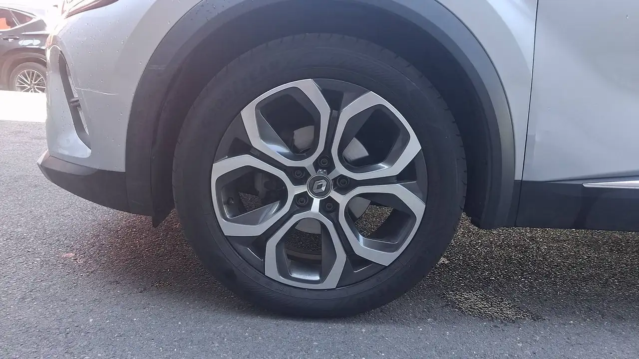 Renault Captur — photo 18