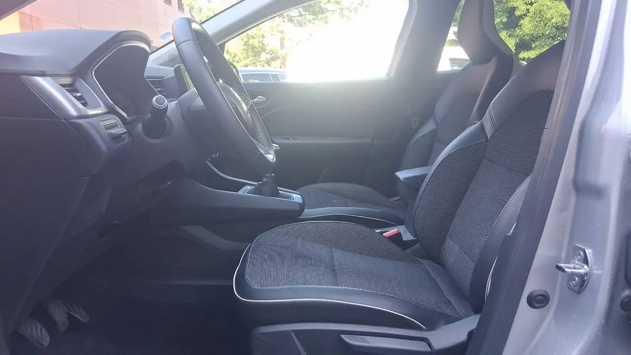 Renault Captur — photo 25
