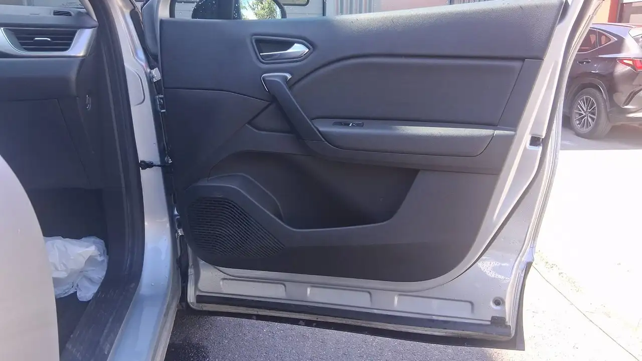 Renault Captur — photo 22
