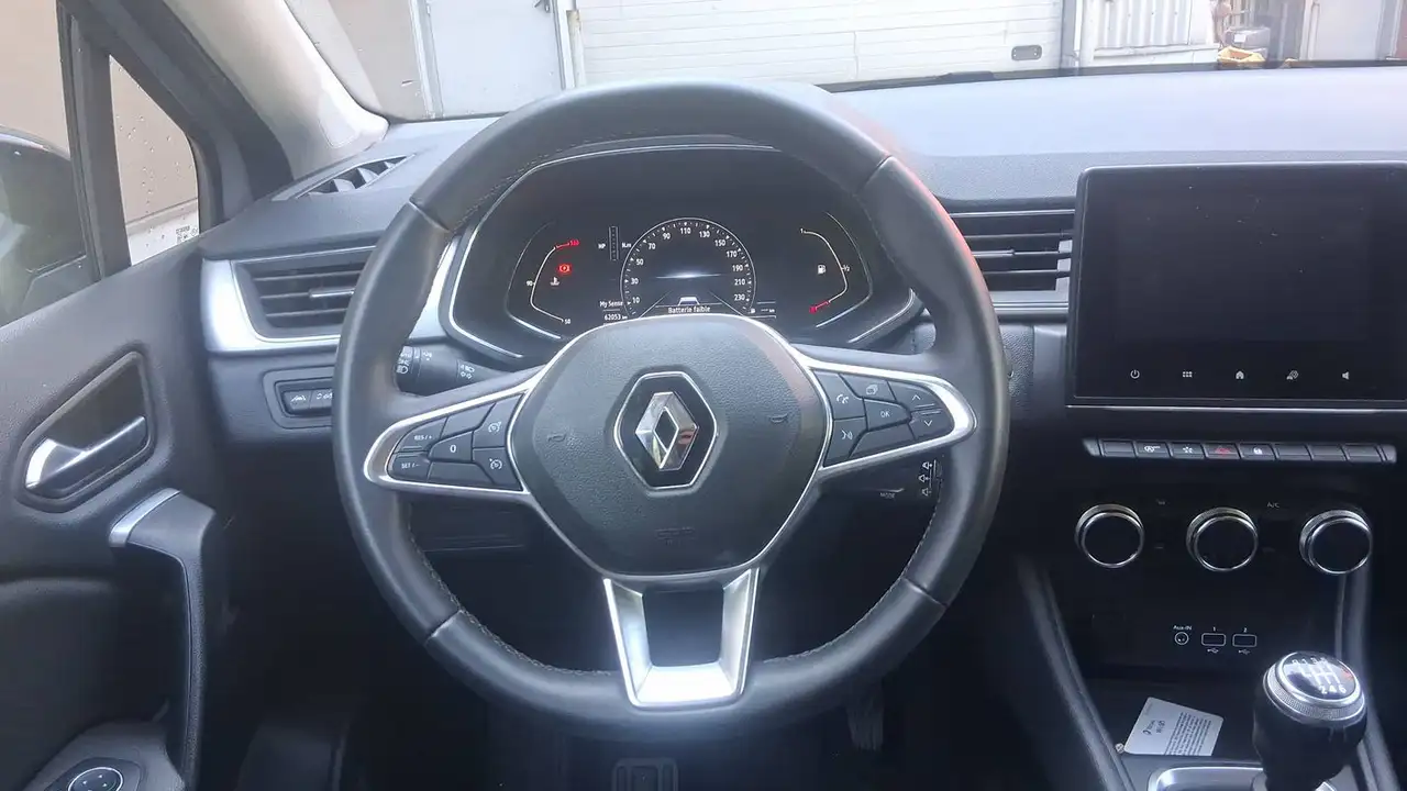 Renault Captur — photo 24