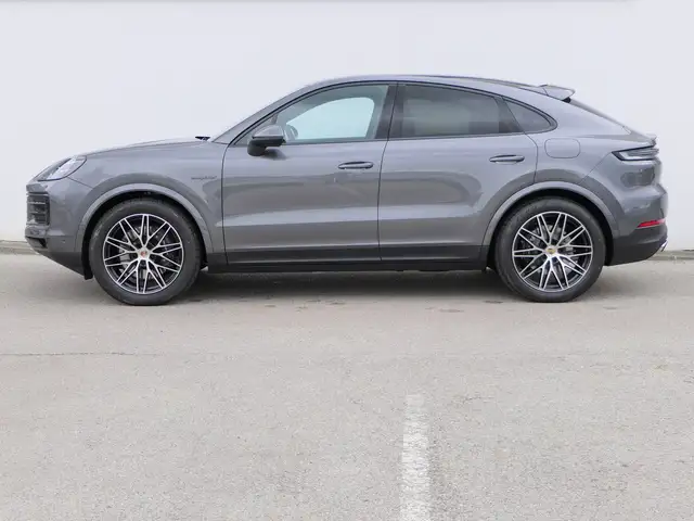 Porsche Cayenne view 2