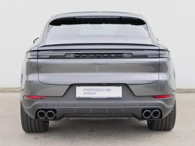 Porsche Cayenne view 4