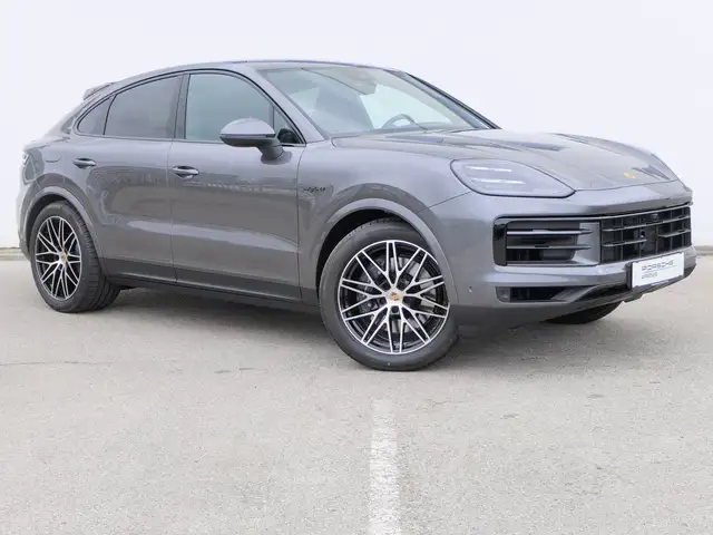 Porsche Cayenne view 7