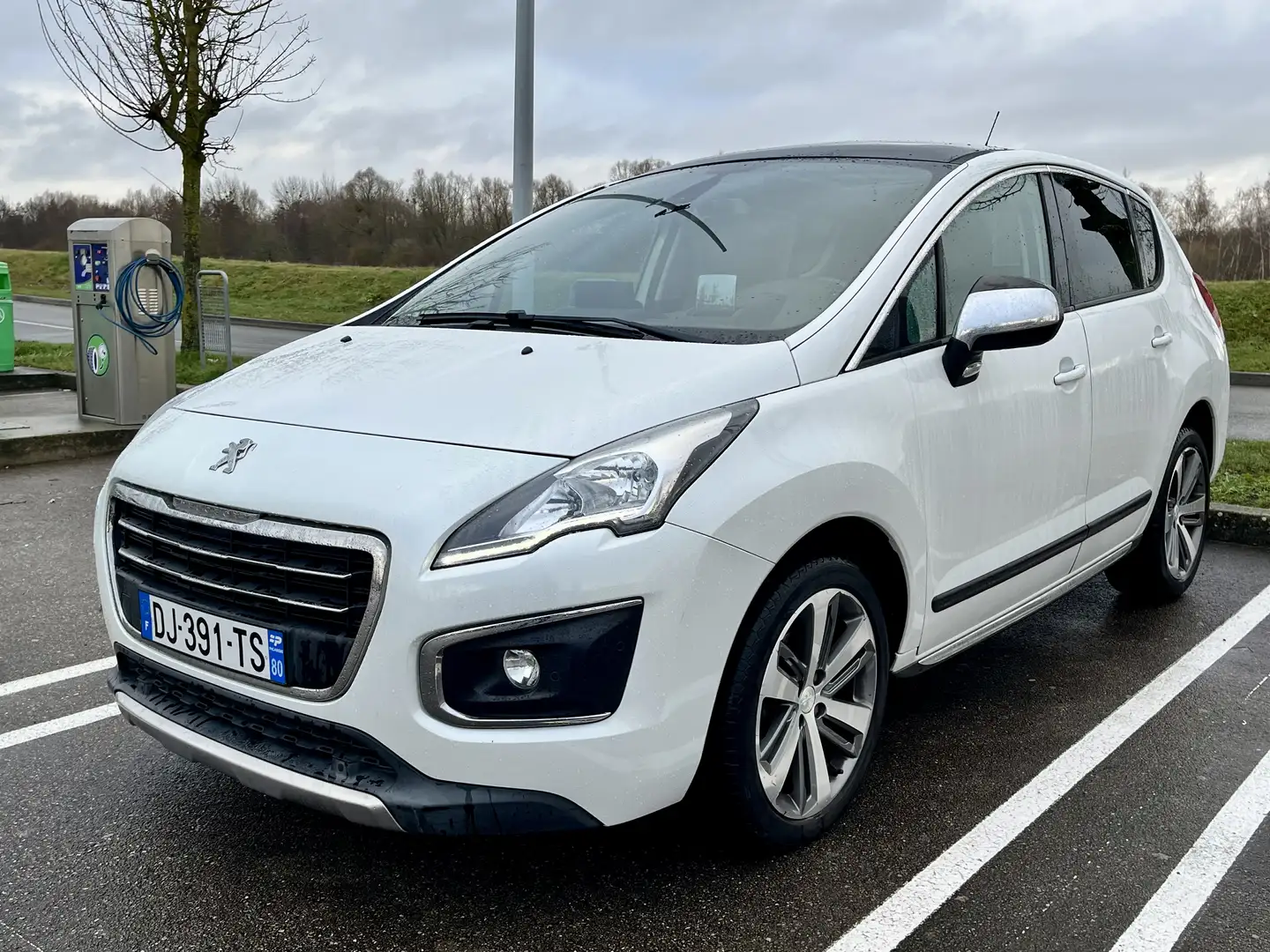 Peugeot 3008 1.6 HDi 115ch FAP BVM6 Féline - 1