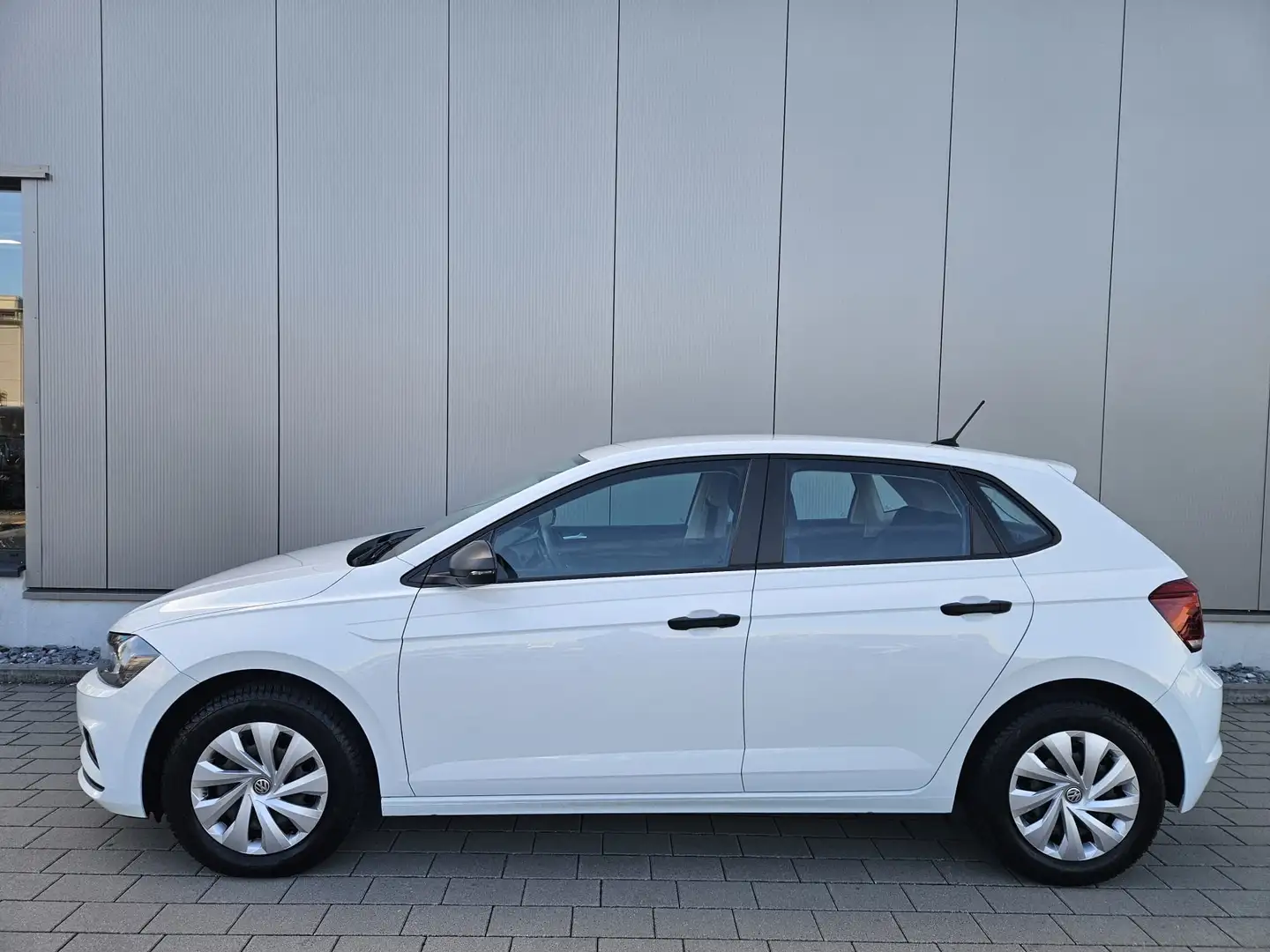 Volkswagen Polo Trendline/Scheckheftgepflegt/Navi/Klima/Tempomat Weiß - 2