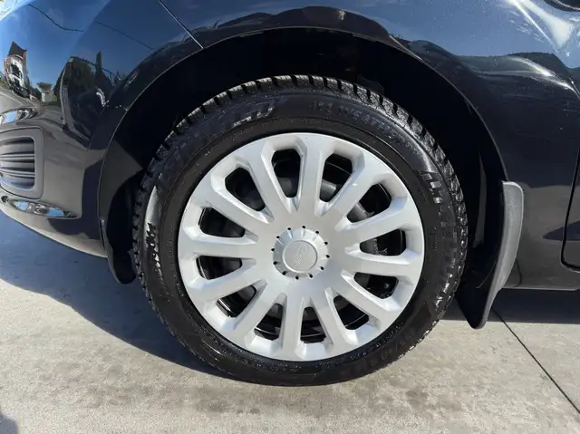 Ford Fiesta view 11