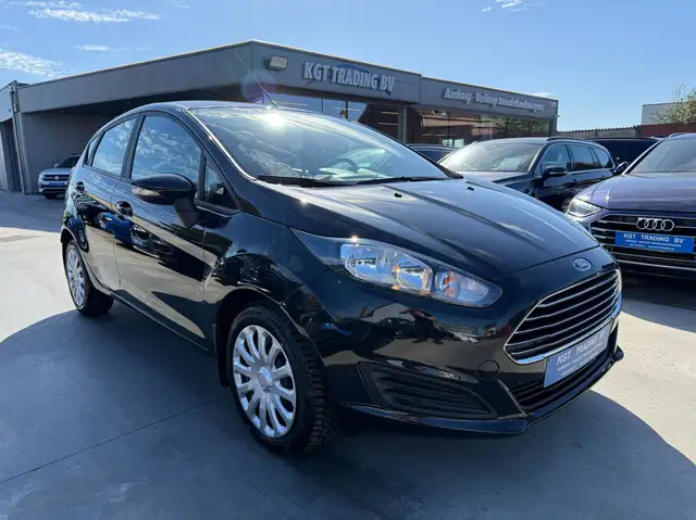 Ford Fiesta view 3