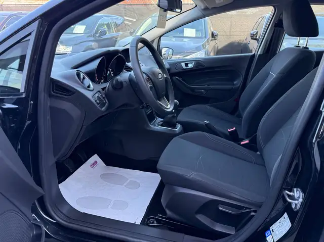 Ford Fiesta view 12