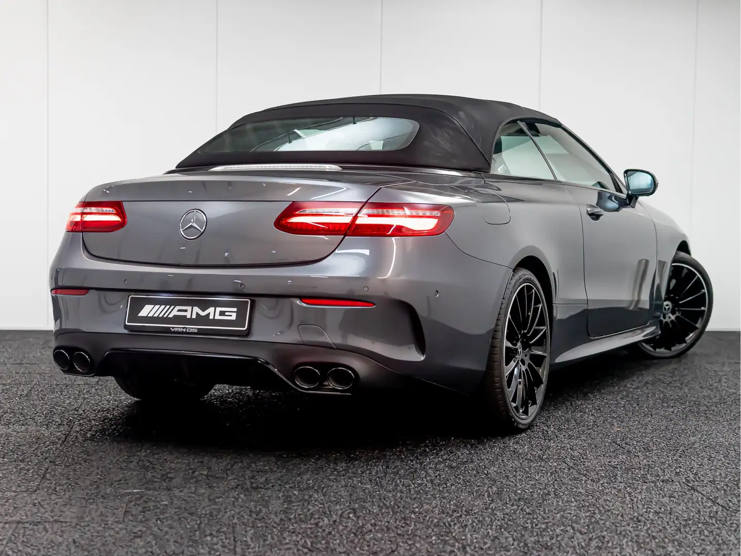 Mercedes-Benz E 300 Cabrio E AMG Line Šedá - 2
