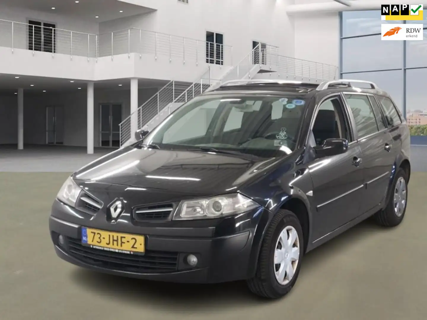 Renault Megane Grand Tour 1.6-16V Business Line/pano/airco/cruise Zwart - 1
