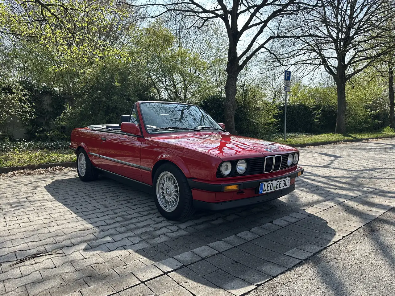 BMW 320i, foto 2