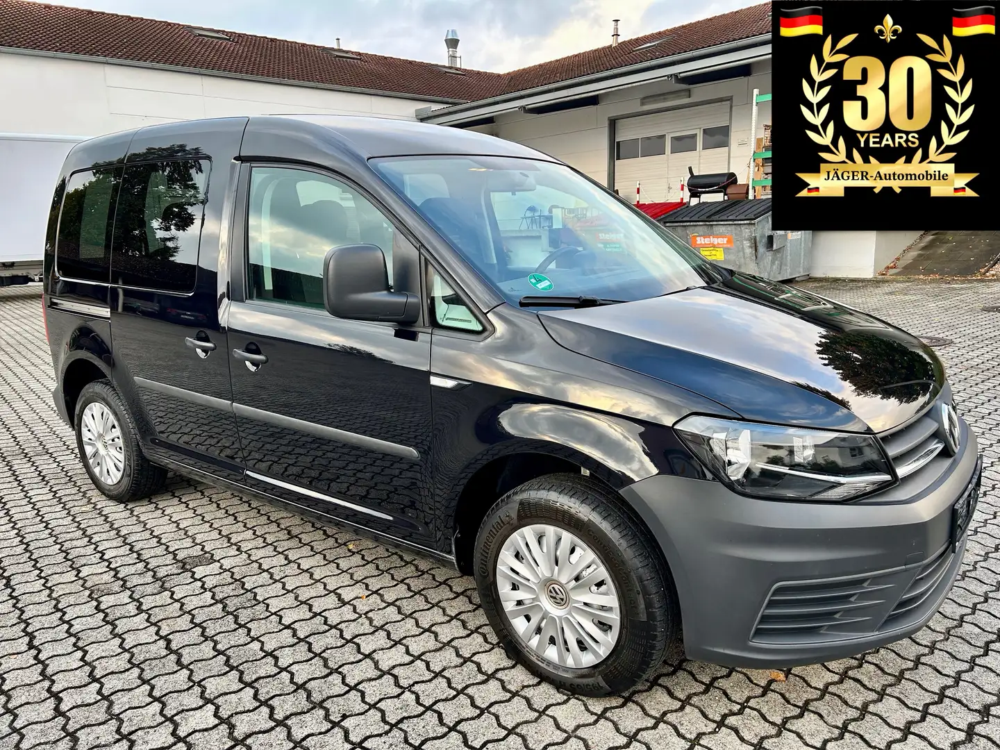 Volkswagen Caddy Kombi EcoProfi BMT*Aut.*Navi* Schwarz - 1