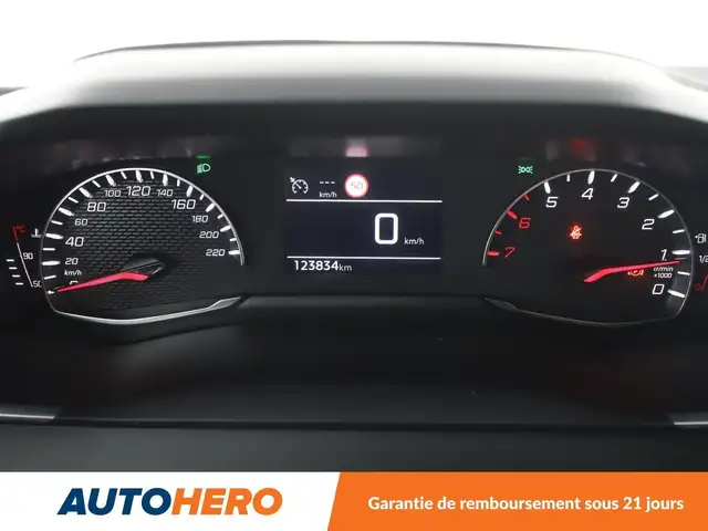 Peugeot 2008 view 20