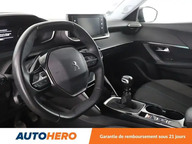 Peugeot 2008 view 11