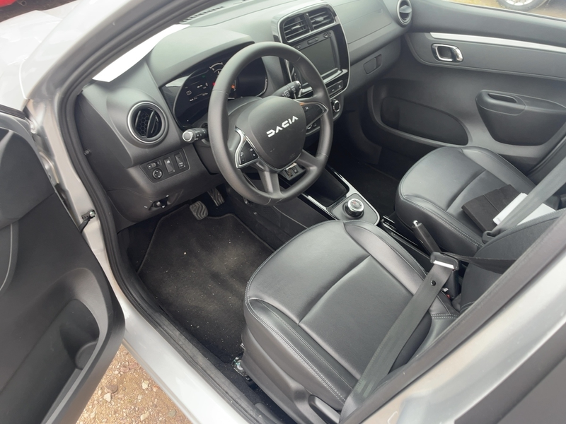Dacia Spring Electric Essential 45 Rückfahrkamera — photo 12