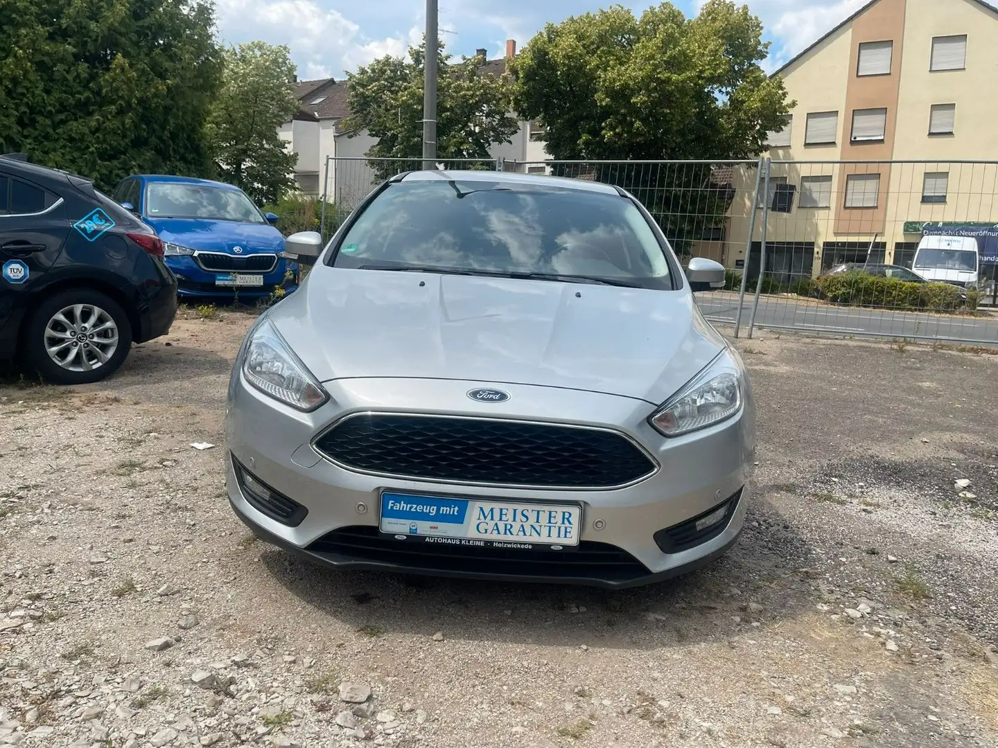 Ford Focus Lim. Business*Navi*PDC*Kamera*Klima*Sitzh* Silber - 1