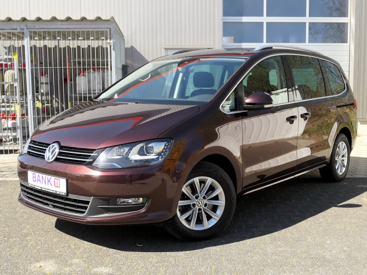 Volkswagen Sharan Beach AHK Xenon Reifen neu TÜV neu Öl neu Rot - 2