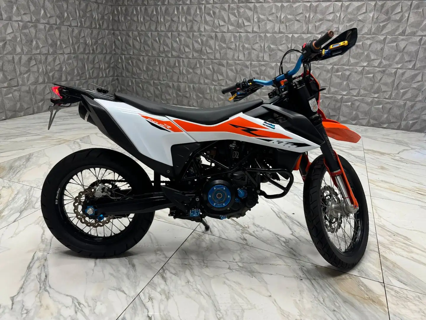KTM 690 Enduro R Bianco - 1