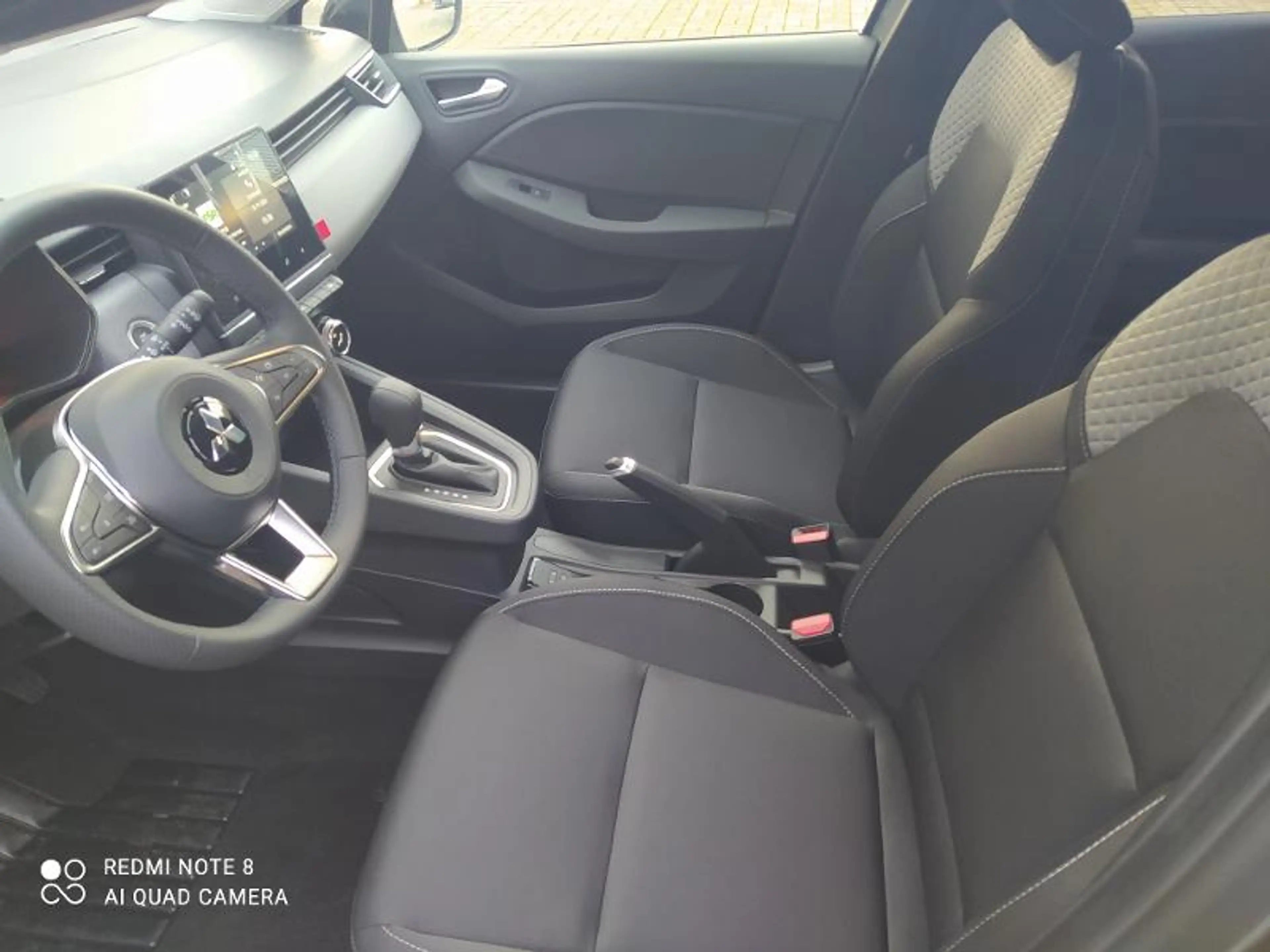 Mitsubishi Colt PLUS 1.6 Hybrid — photo 7