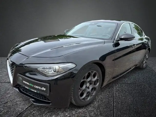 Alfa Romeo Giulia 2.2 150 PS, Navi, Bi-Xenon