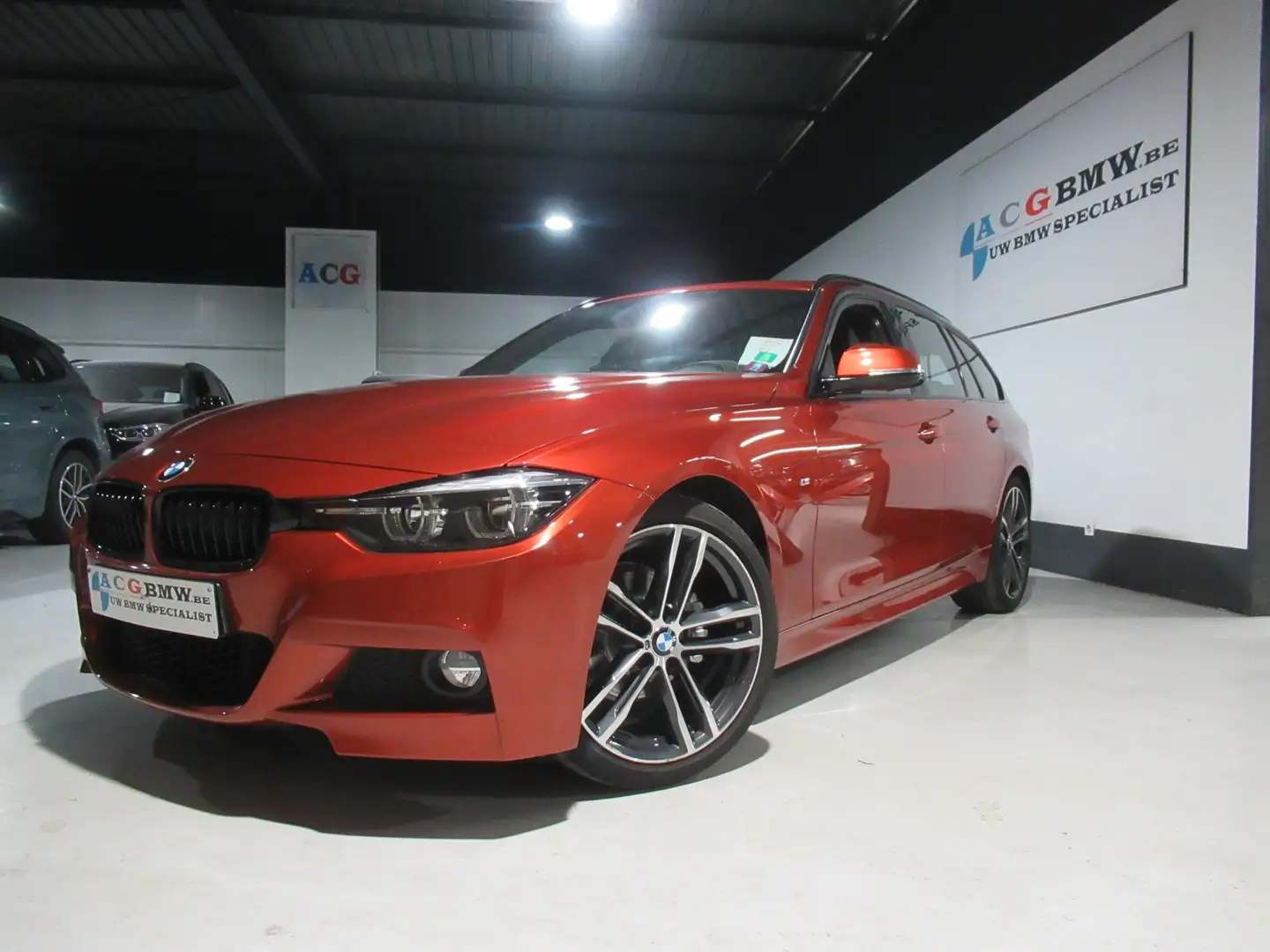 BMW 320 i M Sport FUL Digital TOP Unieke kle 19" DAB Carpl Oranje - 2