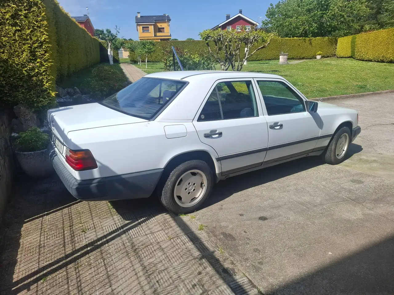 Mercedes-Benz 230E, foto 6