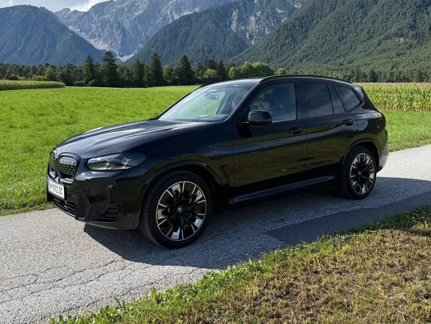 BMW iX3 BMW iX3 M Sport | Carbonschwarz Metallic | AHK | Top Ausstattung | Leasingübernahme möglich Blau - 2