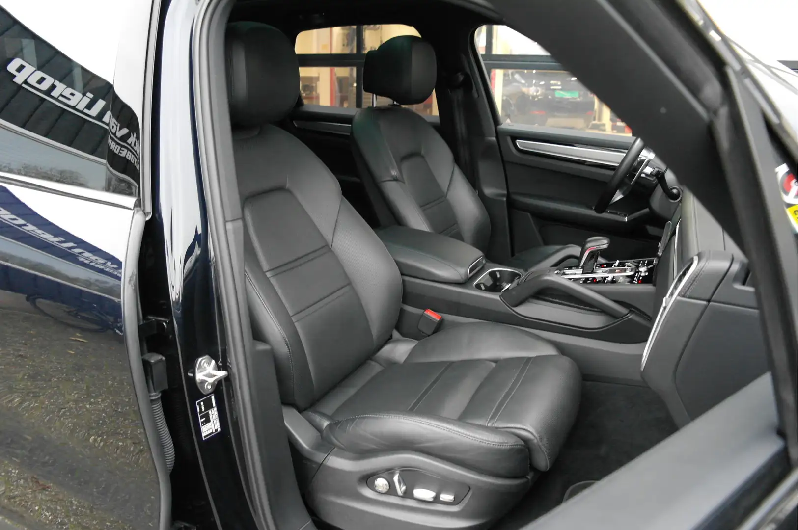 Porsche Cayenne 3.0 340 PK | Pano | Luchtvering | Night Vision | 2 Blauw - 2