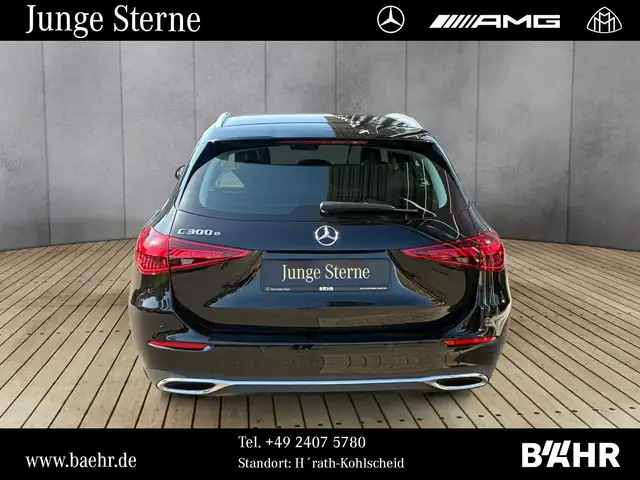 Mercedes-Benz 300 view 8