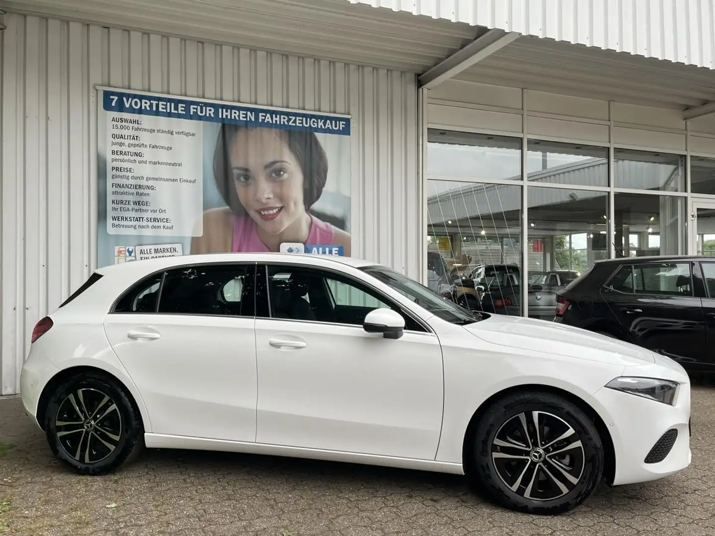 Mercedes-Benz A 180 7G DCT*PROGRESSIVE ADVANCED*NAVI*LED*PTS AKT*DIGI* Weiß - 2