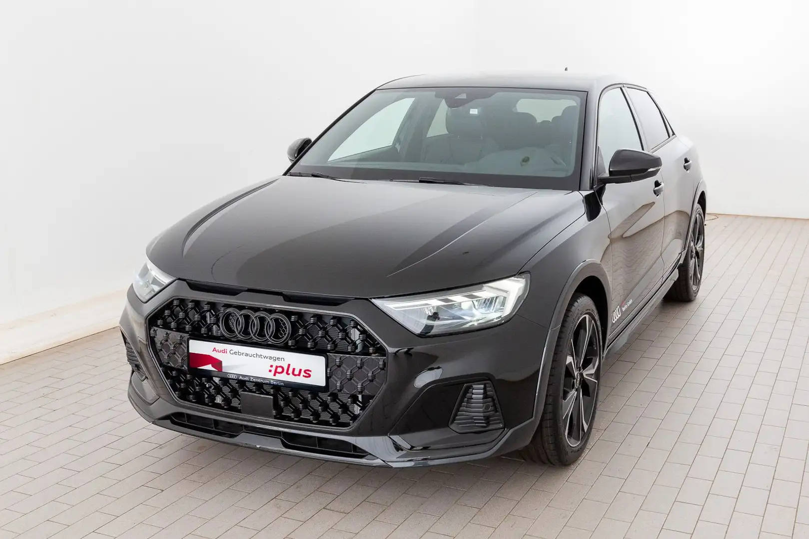 Audi A1 35 TFSI S tr. Schwarz - 2