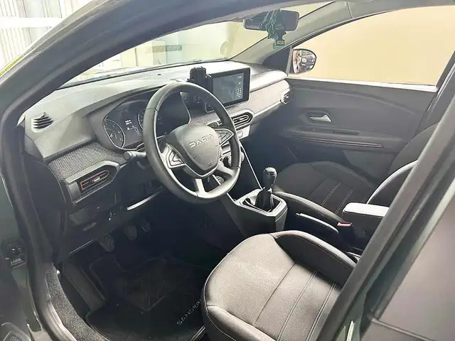 Dacia Sandero view 8