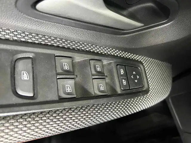 Dacia Sandero view 25
